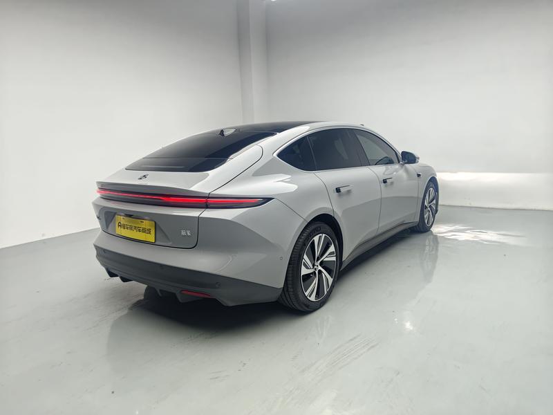 NIO NIO ET5 2024