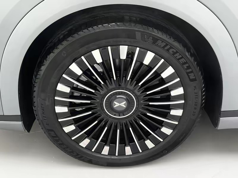 XPeng Xiaopeng X9 2025