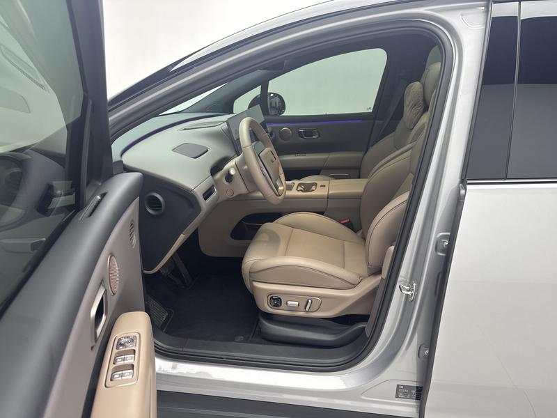Li Auto Ideal i6 2025