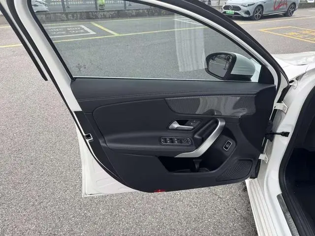 Mercedes-Benz Mercedes-Benz A-class A 200 L sports sedan dynamic Version
