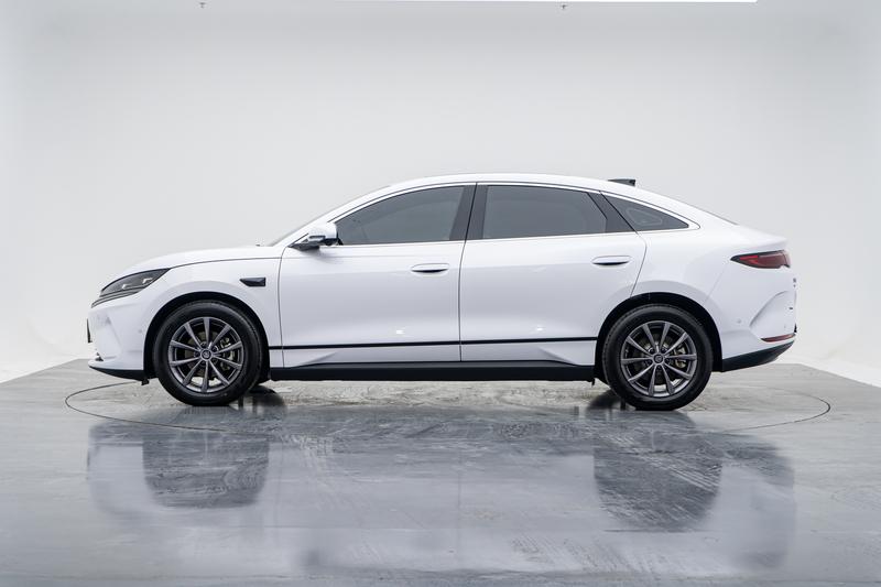 BYD Qin L EV 2025
