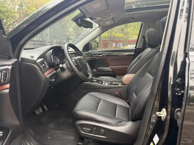 GAC Trumpchi GS8 320T four-wheel drive luxury Zhilian Edition 7-seater