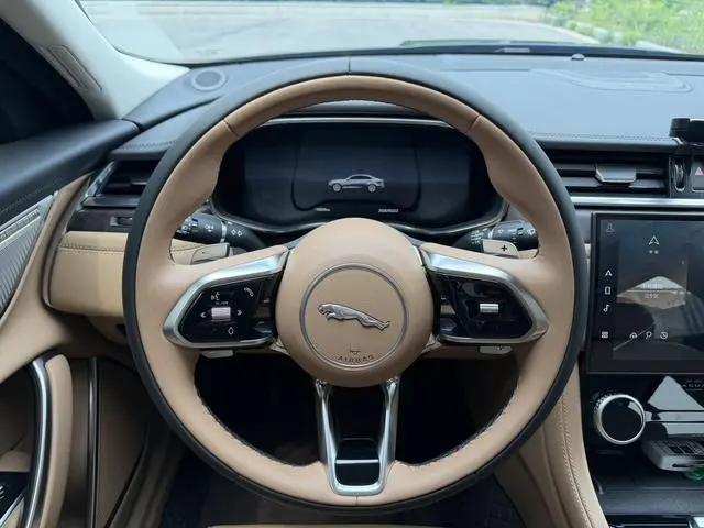 Jaguar Jaguar XFL 2.0T P250 two-wheel drive Exclusive Deluxe Edition