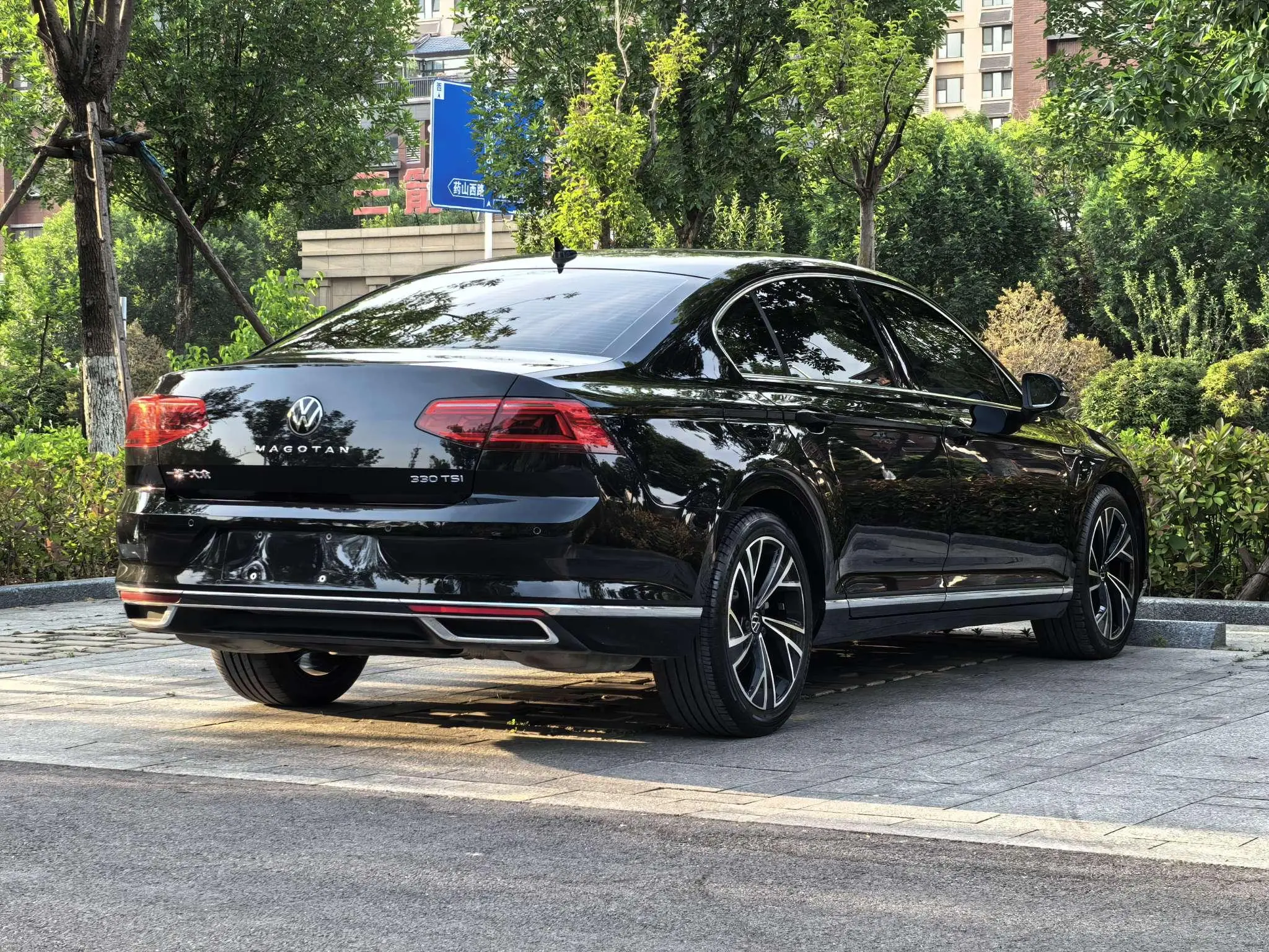 Volkswagen Magotan 330TSI DSG Luxury