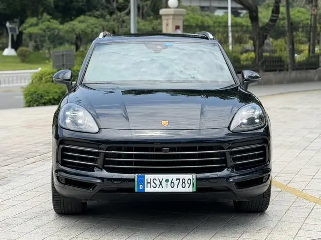 Porsche Cayenne E-Hybrid Cayenne E-Hybrid 2.0T Platinum Edition