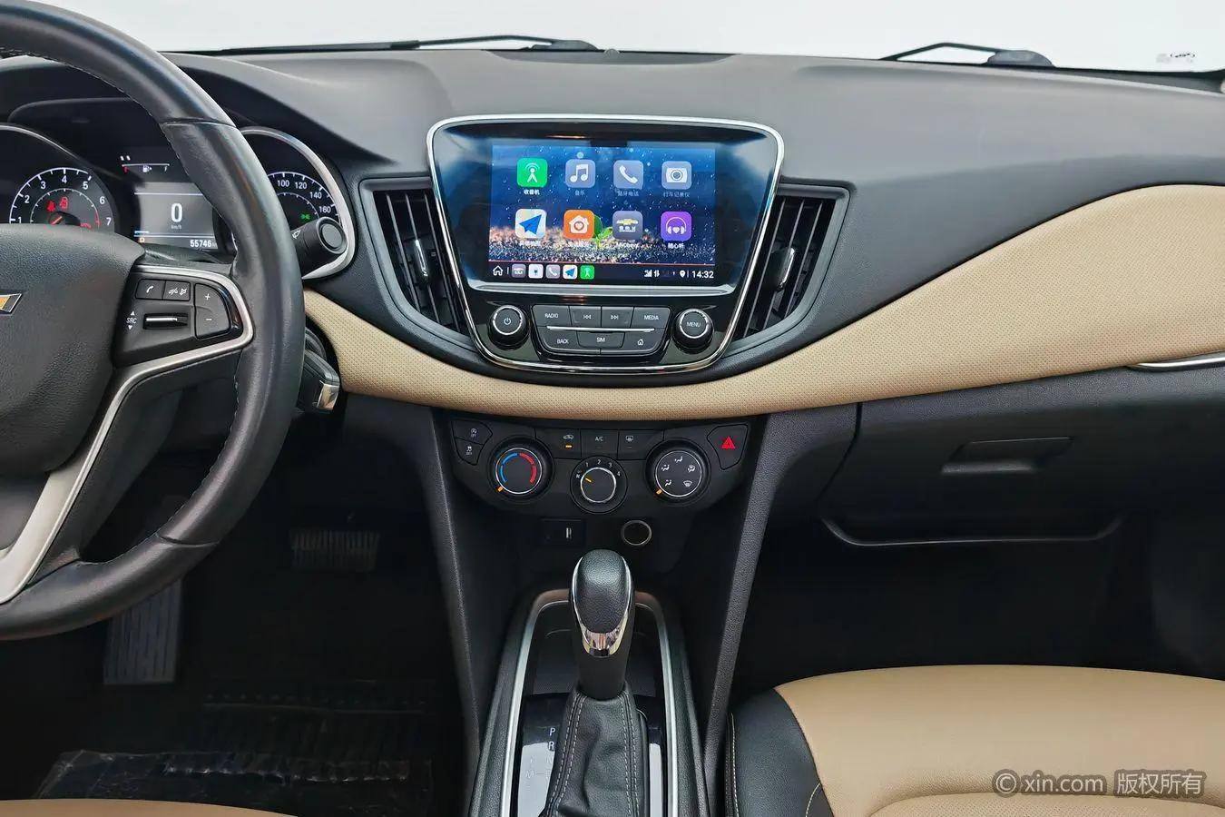 Chevrolet Cruze 320 automatic Enjoy Skylight version