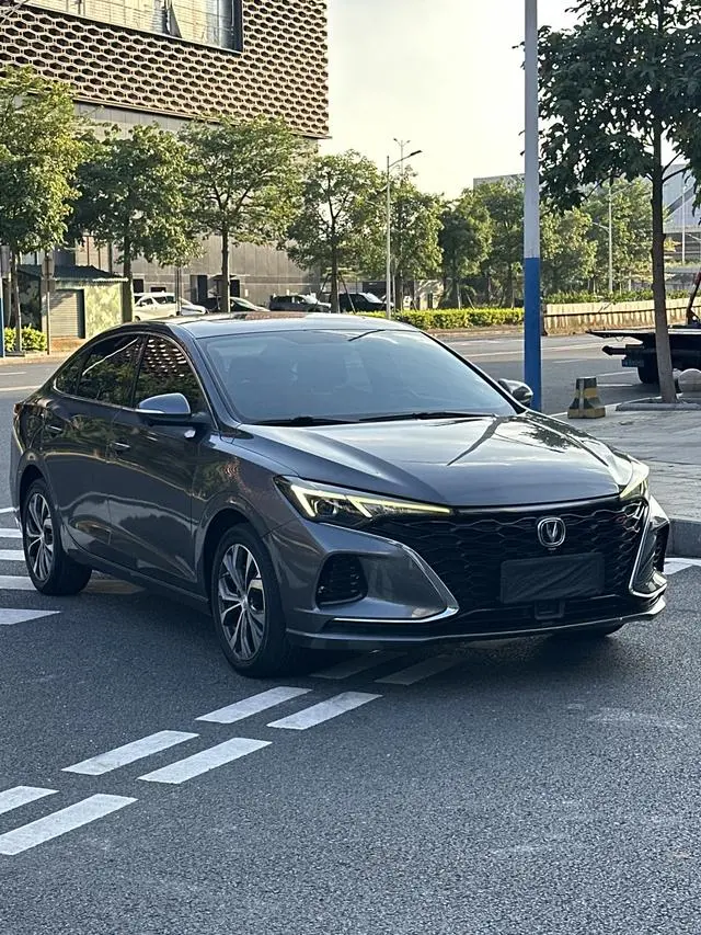 Changan Yidong PLUS Blue Whale NE 1.4T GDI DCT Flagship