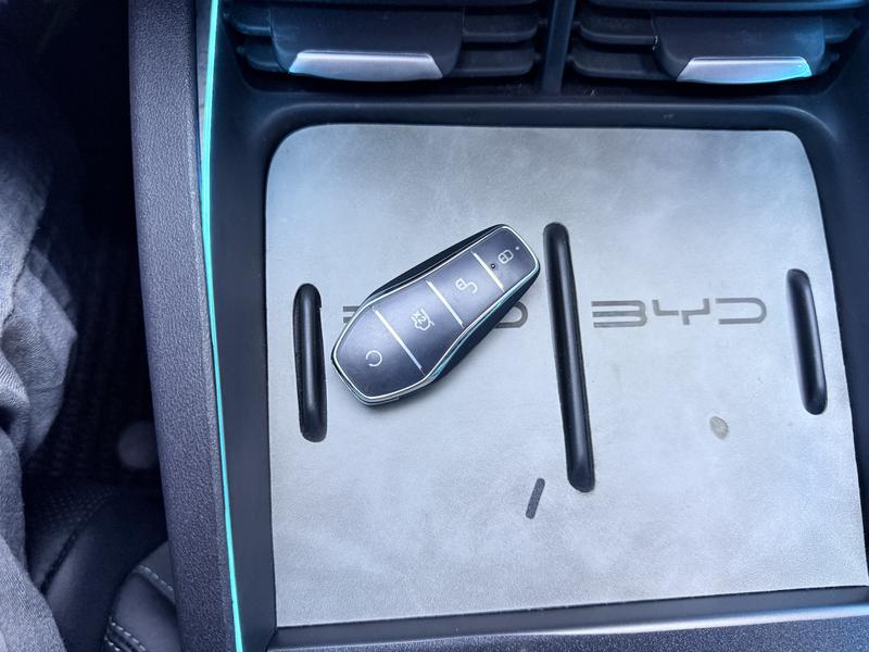 BYD Seal 06DM 2025