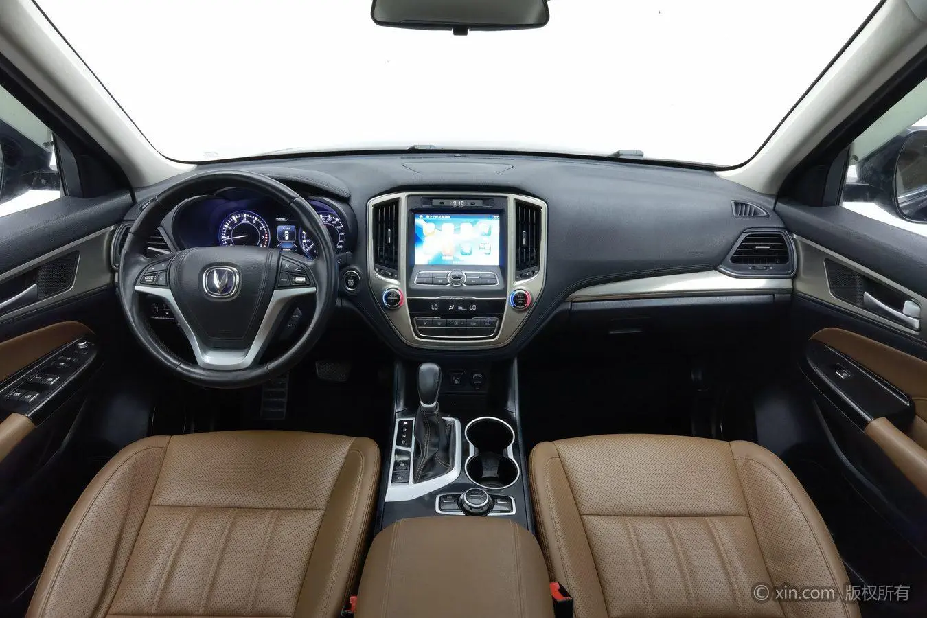 Changan Changan CS95 2.0T two-wheel drive Zhiyuan version