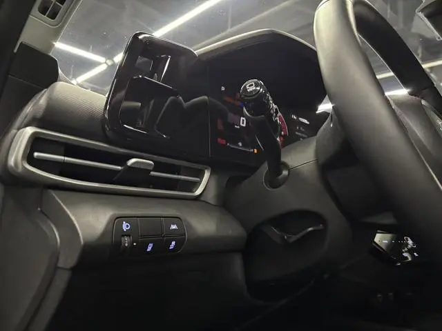 Hyundai Elantra 1.5L CVT LUX Premium Edition