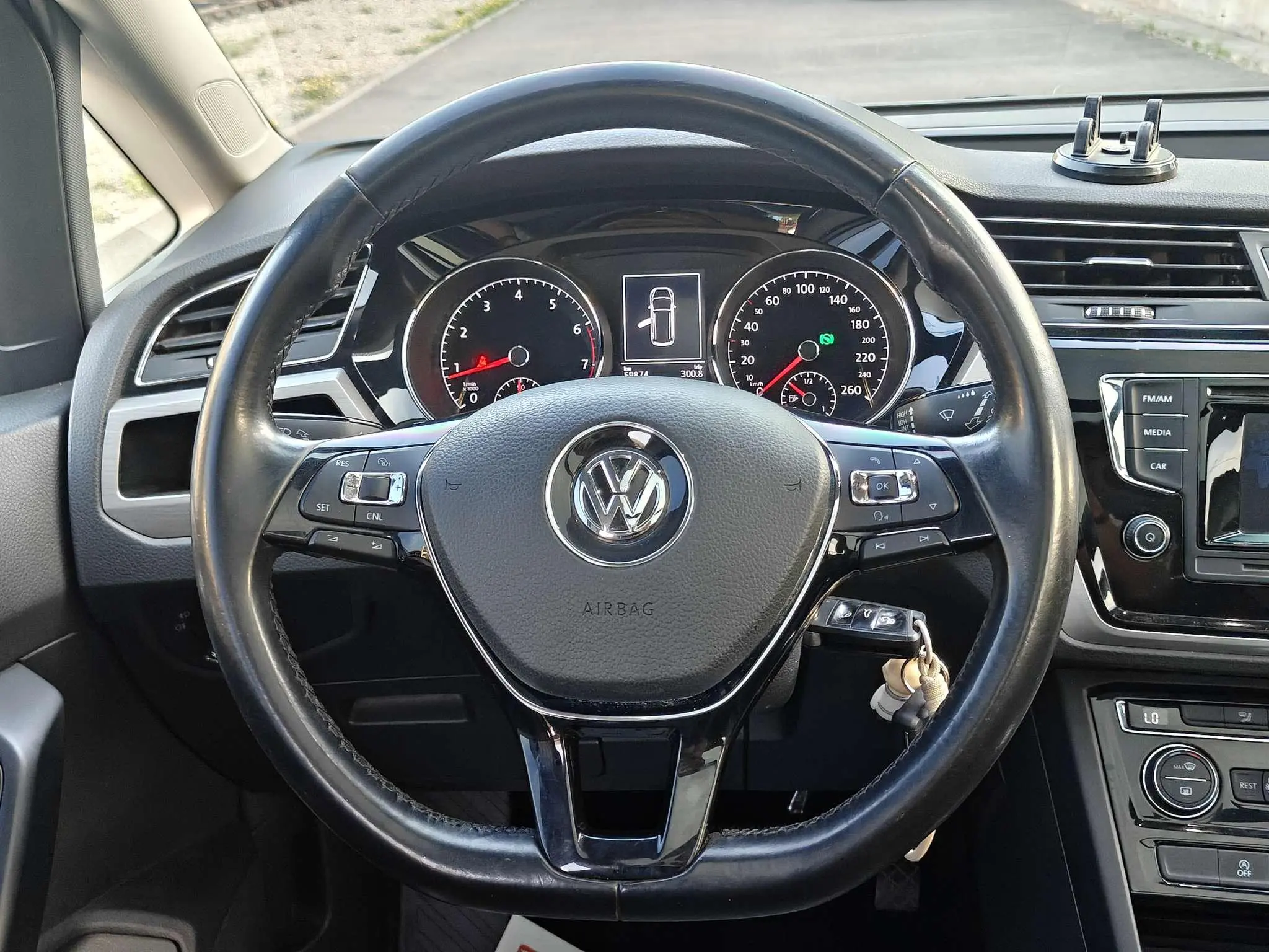 Volkswagen Touran L 280TSI Automatic Shuya Version