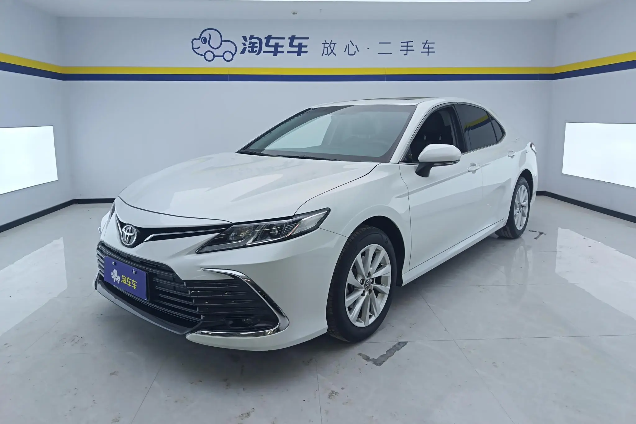 TOYOTA Camry 2.0GVP Leading Edition