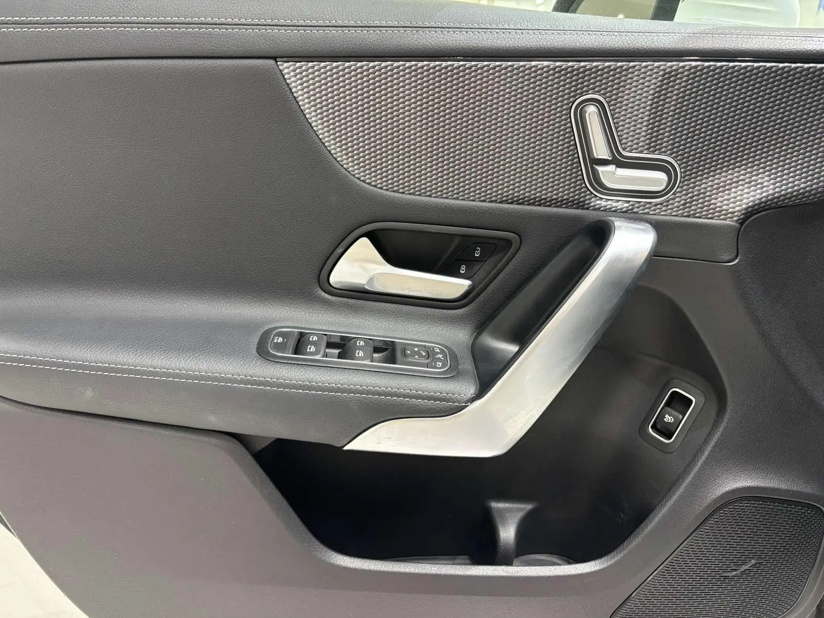 Mercedes-Benz Mercedes-Benz A-class A 200 L sports sedan