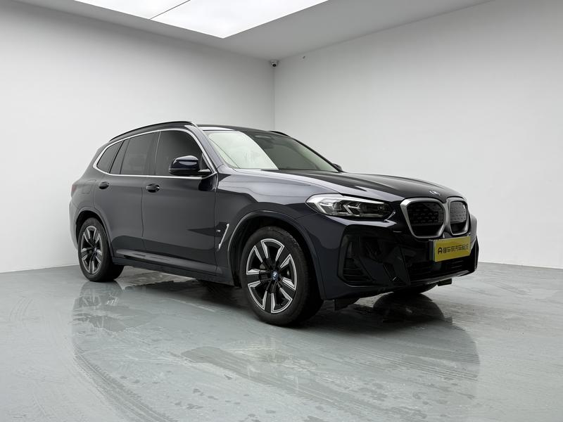 BMW BMW iX3 2022