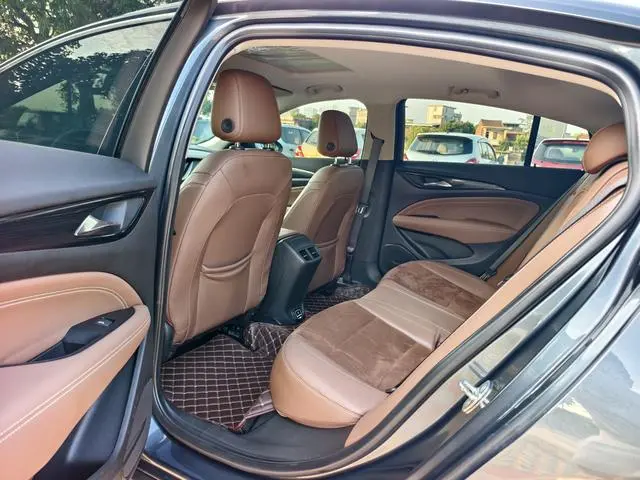 Buick Regal 20T luxury Country VI