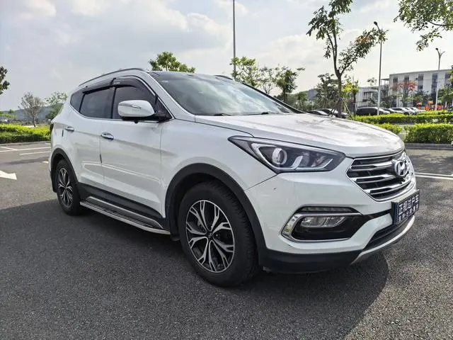 Hyundai Shengda 2.0T automatic four-wheel drive intelligent 7-seater