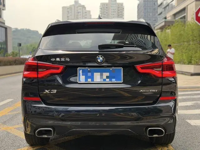 BMW BMW X3 xDrive25i M sports suit