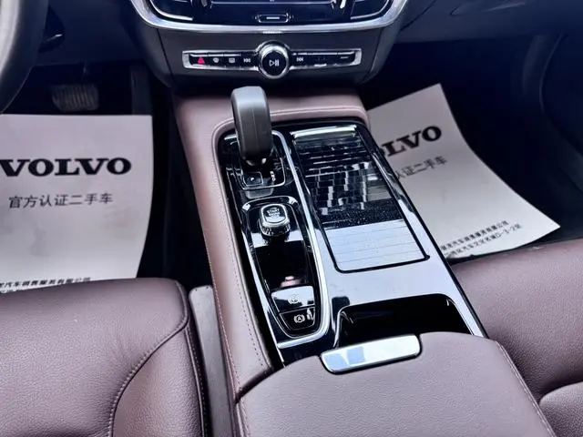 Volvo Volvo S90 PHEV T8 four-wheel drive long battery life Zhiyi Deluxe Edition