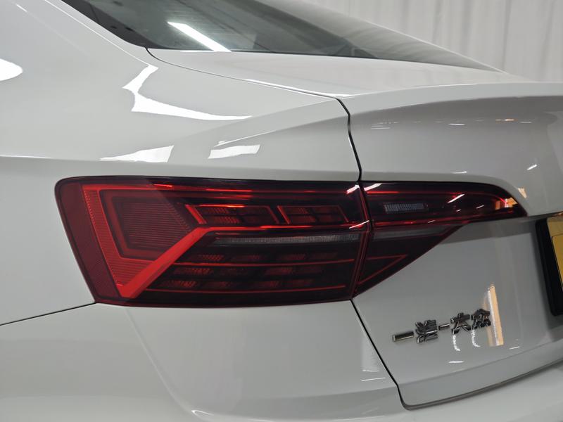 Volkswagen Sagitar 2021