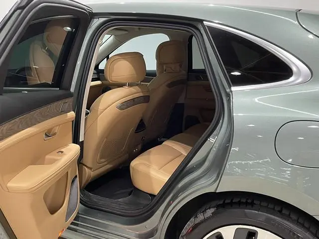 AITO Ask the world M5 Extended range four-wheel drive performance version