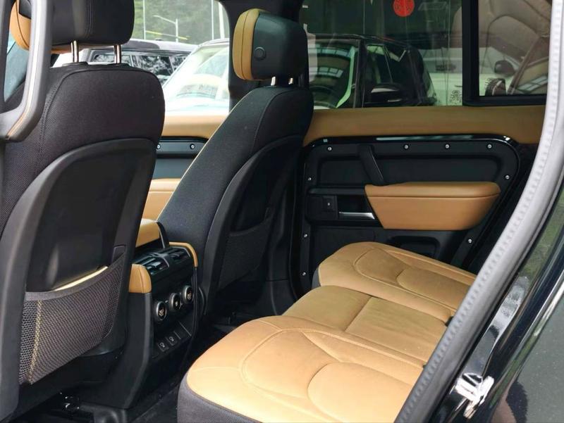 Land Rover guard 2025