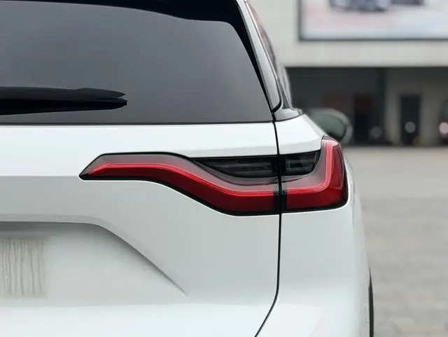 NIO NIO ES8 580KM base version six seats