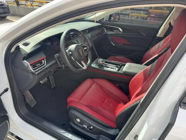 Hongqi Hongqi H6 2.0T Zhiyi Edition