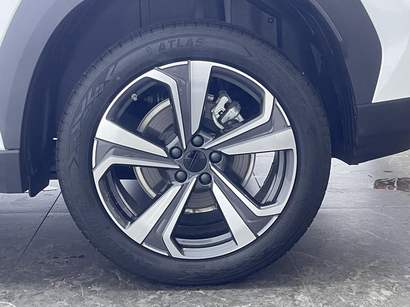 Geely Boyue L 2025