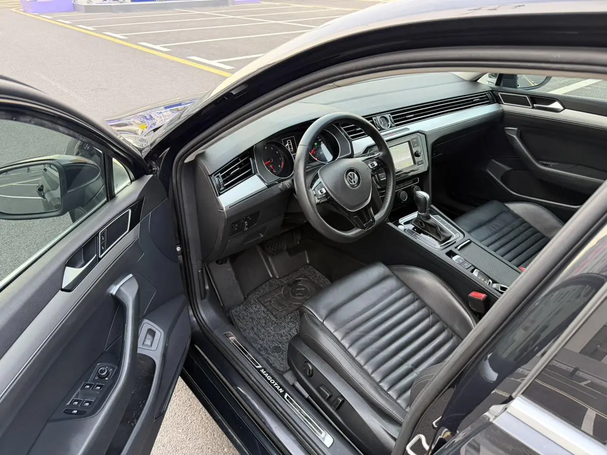 Volkswagen Magotan 330TSI DSG leading country VI
