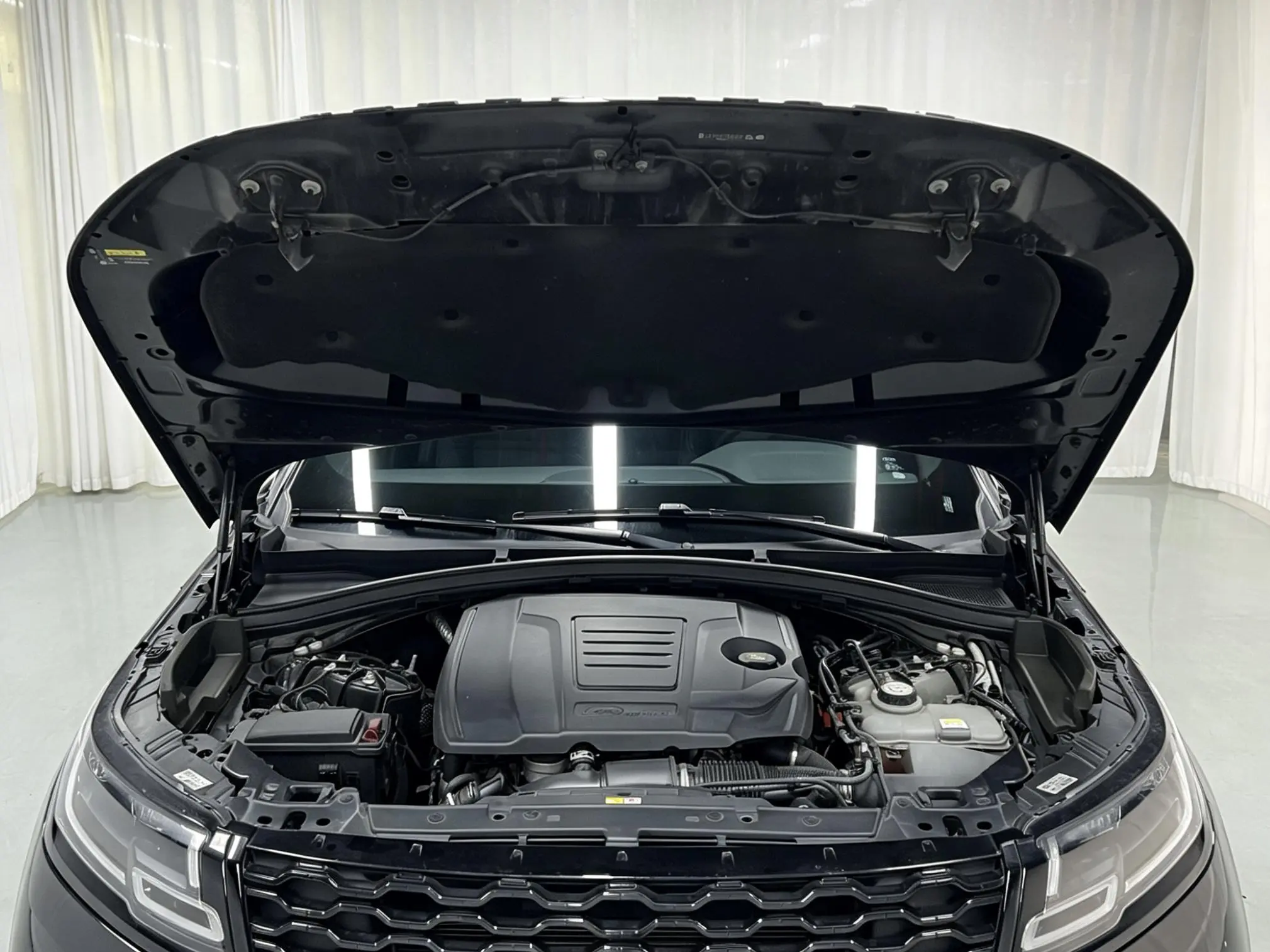 Land Rover Range Rover Star Pulse 250PS Yihe Collector's Edition