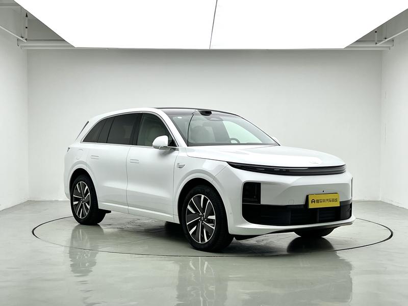 Li Auto Ideal L6 2025
