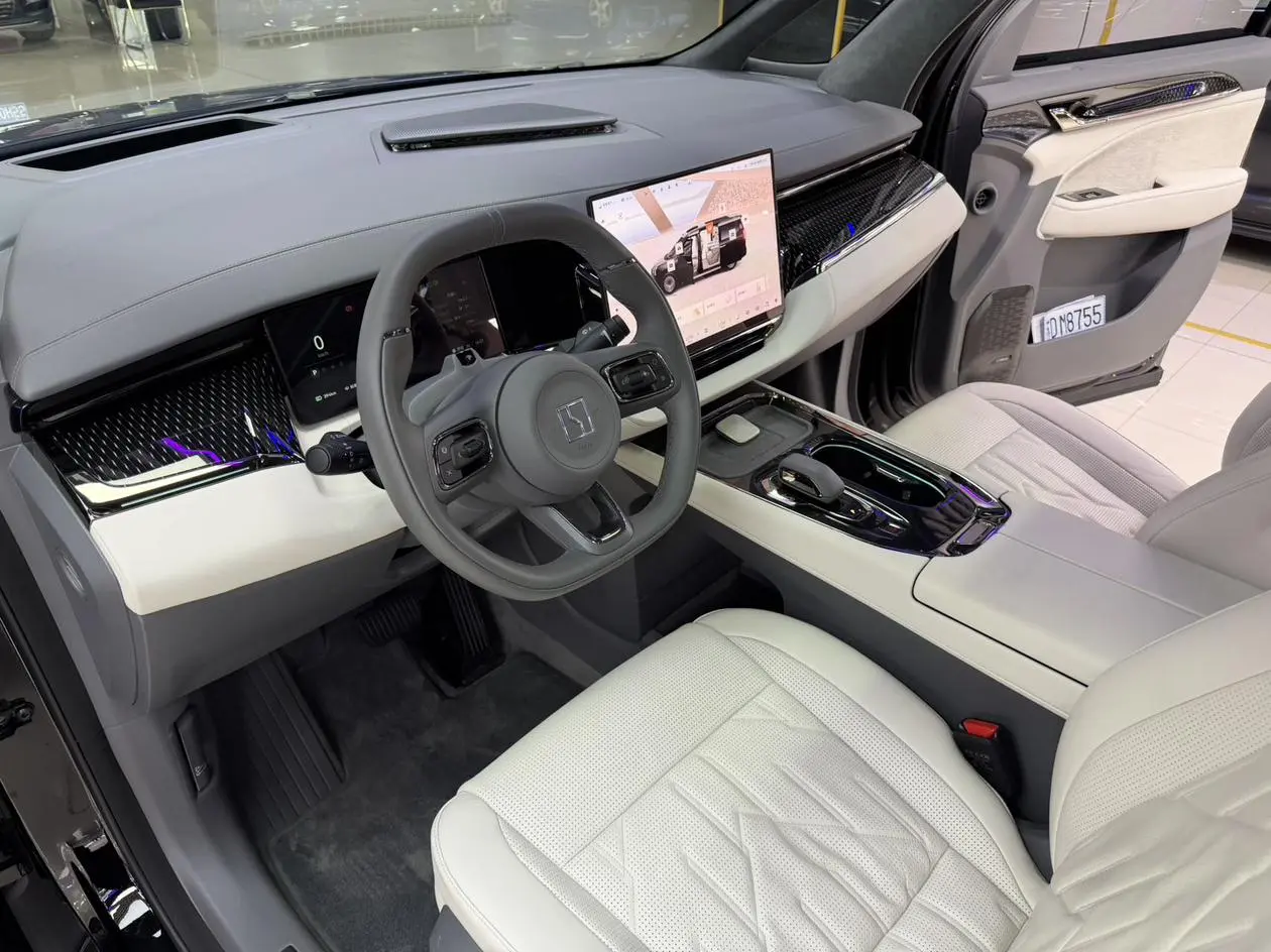 ZEEKR ZEEKR 009 Seven-seater aisle version two-wheel drive 108kWh