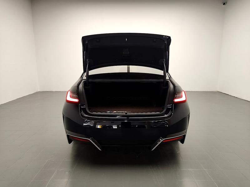 BMW BMW i3 2025
