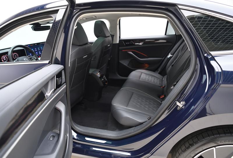 Volkswagen Magotan 2024
