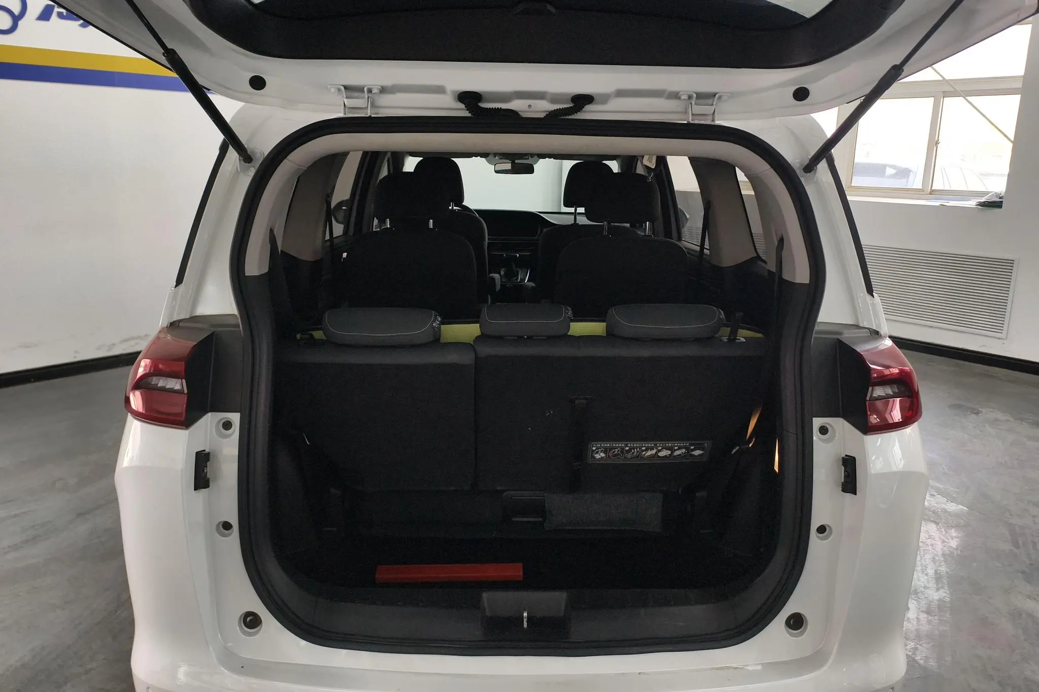 GAC Trumpchi M6 270T Automatic Elite Edition 7 seats