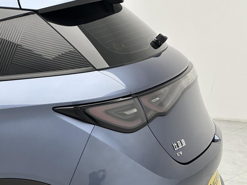 BYD dolphin 2025