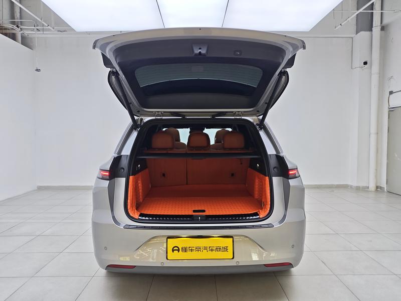 Li Auto Ideal L6 2024