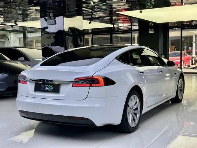 Tesla Model S Long battery life version