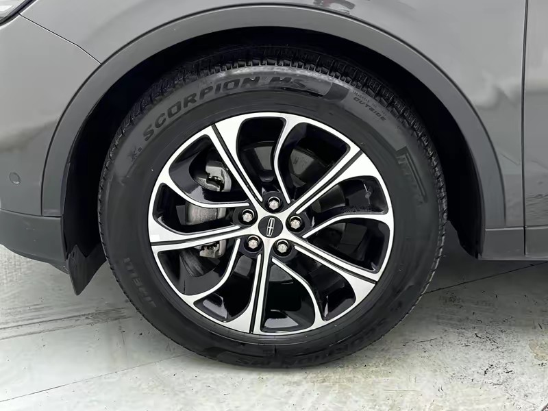 Lincoln Voyager 2023