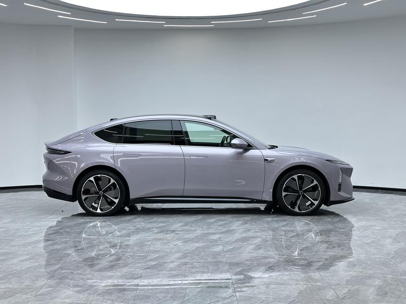 NIO NIO ET5 2025