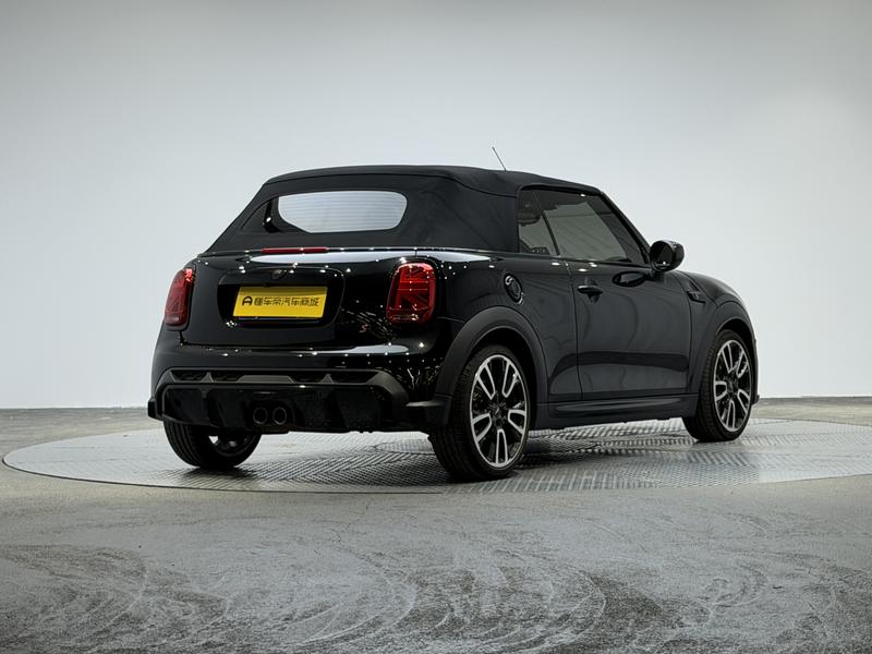 MINI MINI 2023