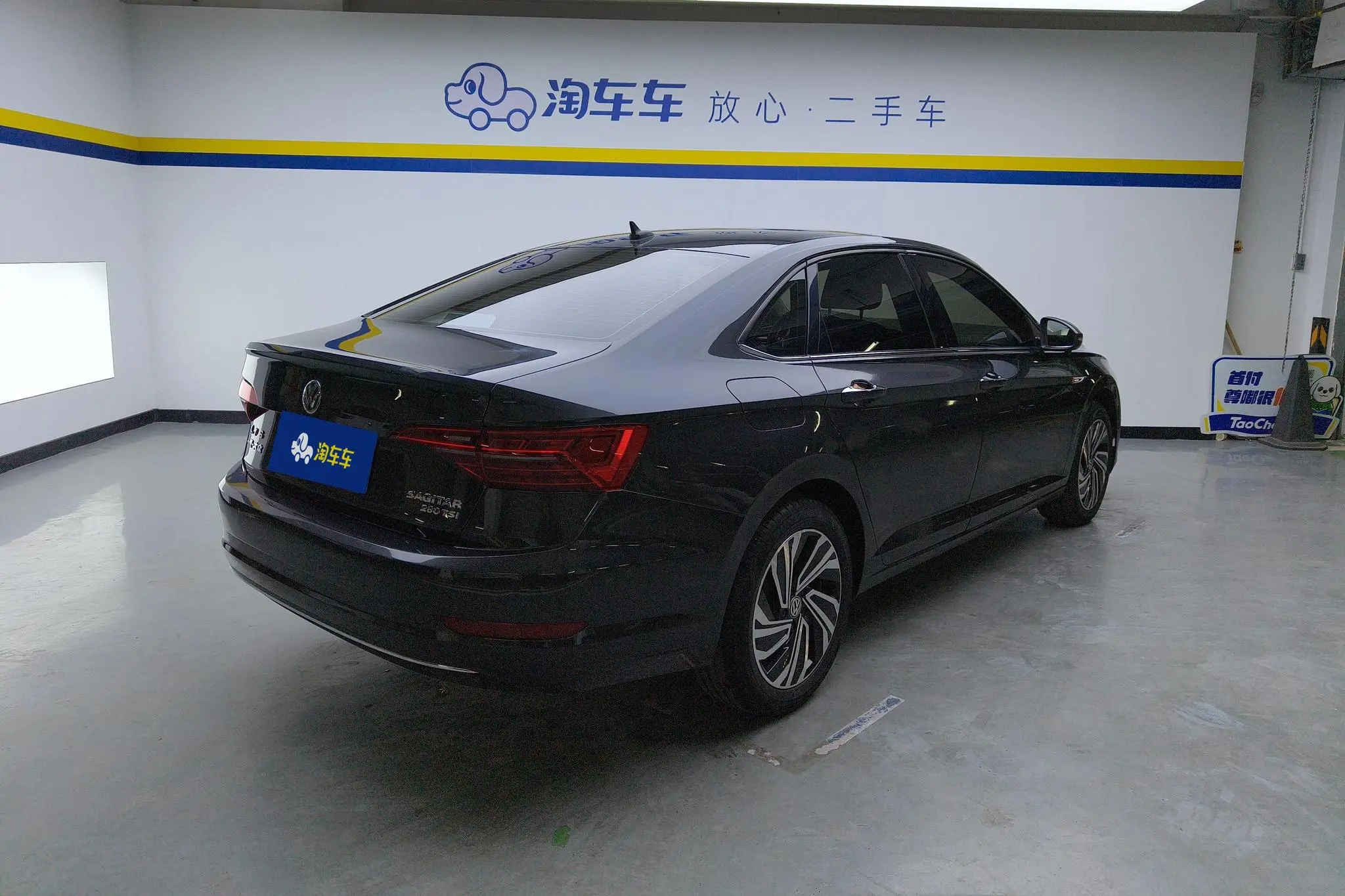 Volkswagen Sagitar 280TSI DSG Flying Edition