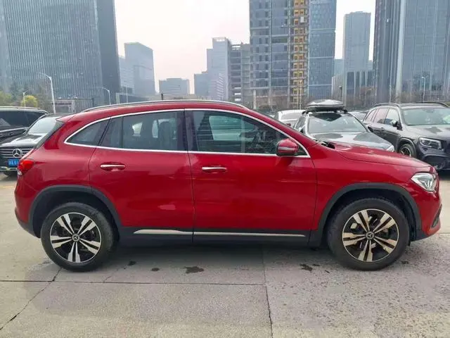 Mercedes-Benz Mercedes-Benz GLA GLA 200