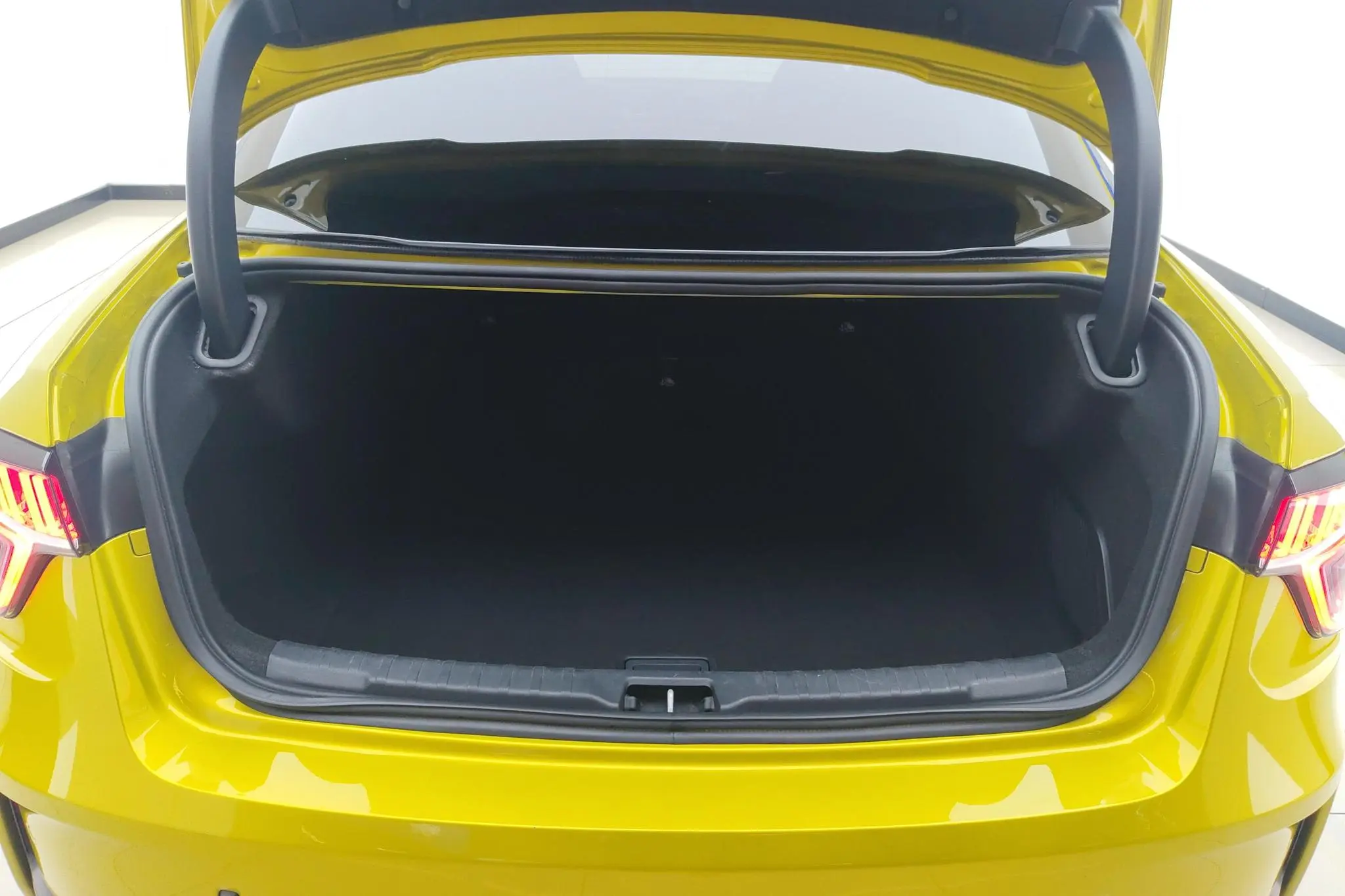 LYNK & CO Lynk 03 03+2.0 TD Automatic Yufeng Version