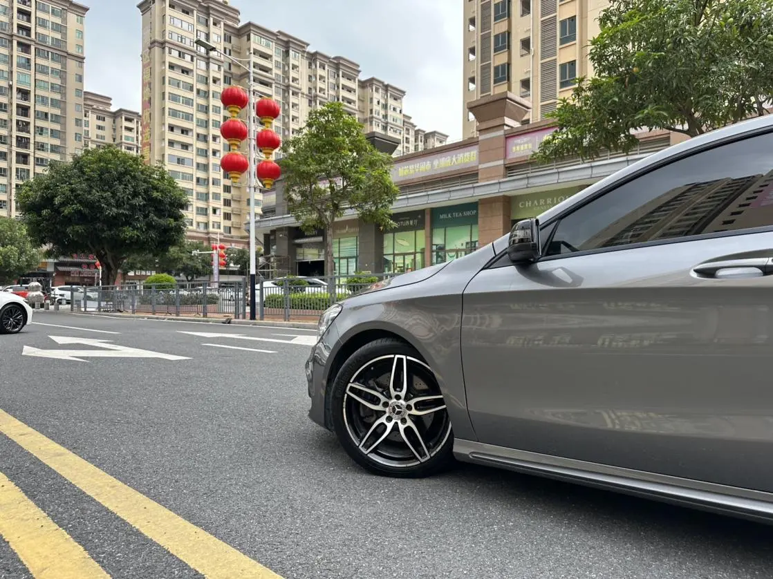 Mercedes-Benz Mercedes-Benz CLA CLA 220 4MATIC