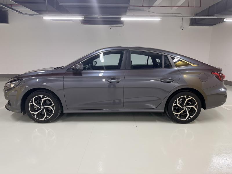 MG MG5 2025