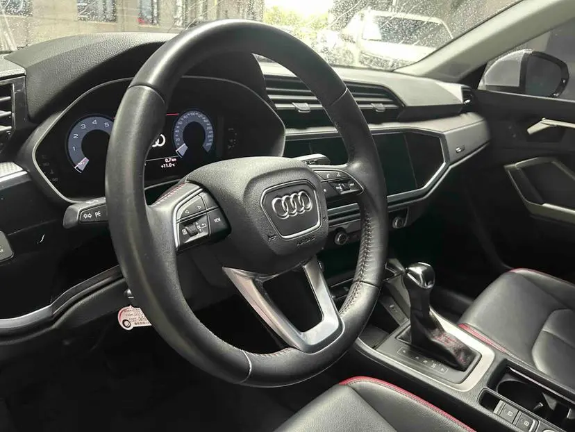 Audi Audi Q3 35 TFSI fashion and elegant