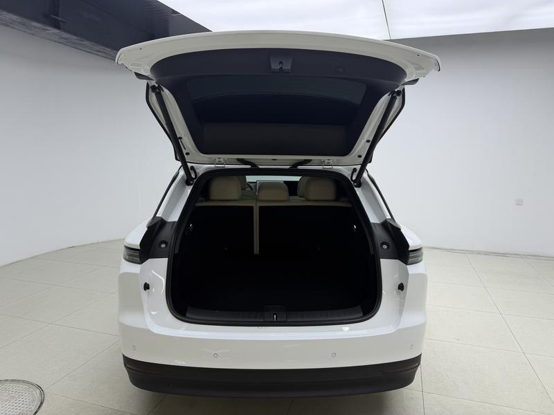 Li Auto Ideal i6 2025