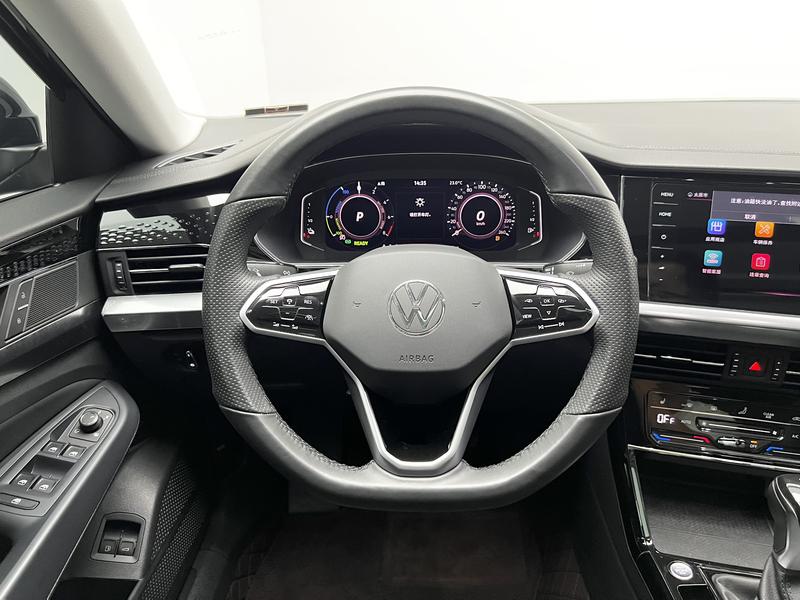 Volkswagen Passat PHEV 2022