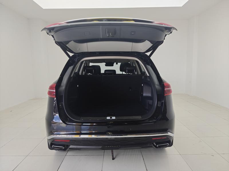 Hongqi Red Flag HS5 2022